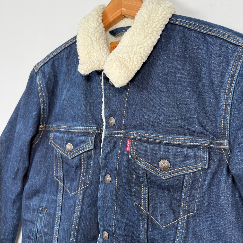 Levi's Women's Original Sherpa Trucker Jacket, Size S, Great Condition!! - Picture 7 of 11